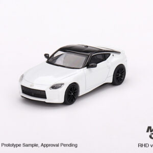 MINI GT #598 — Nissan Fairlady Z Version ST 2023 Everest White RHD version