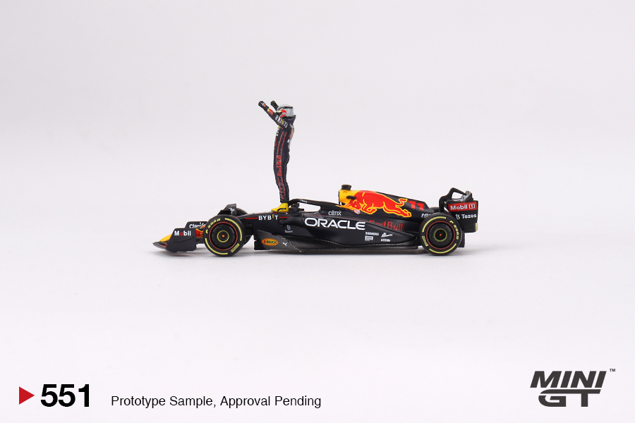 MINI GT #551 — Oracle Red Bull Racing RB18 #11 Sergio Pérez 2022 Monaco Prix Winner - Image 5