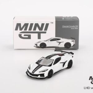 MINI GT #677 — Chevrolet Corvette Z06 2023 Arctic White