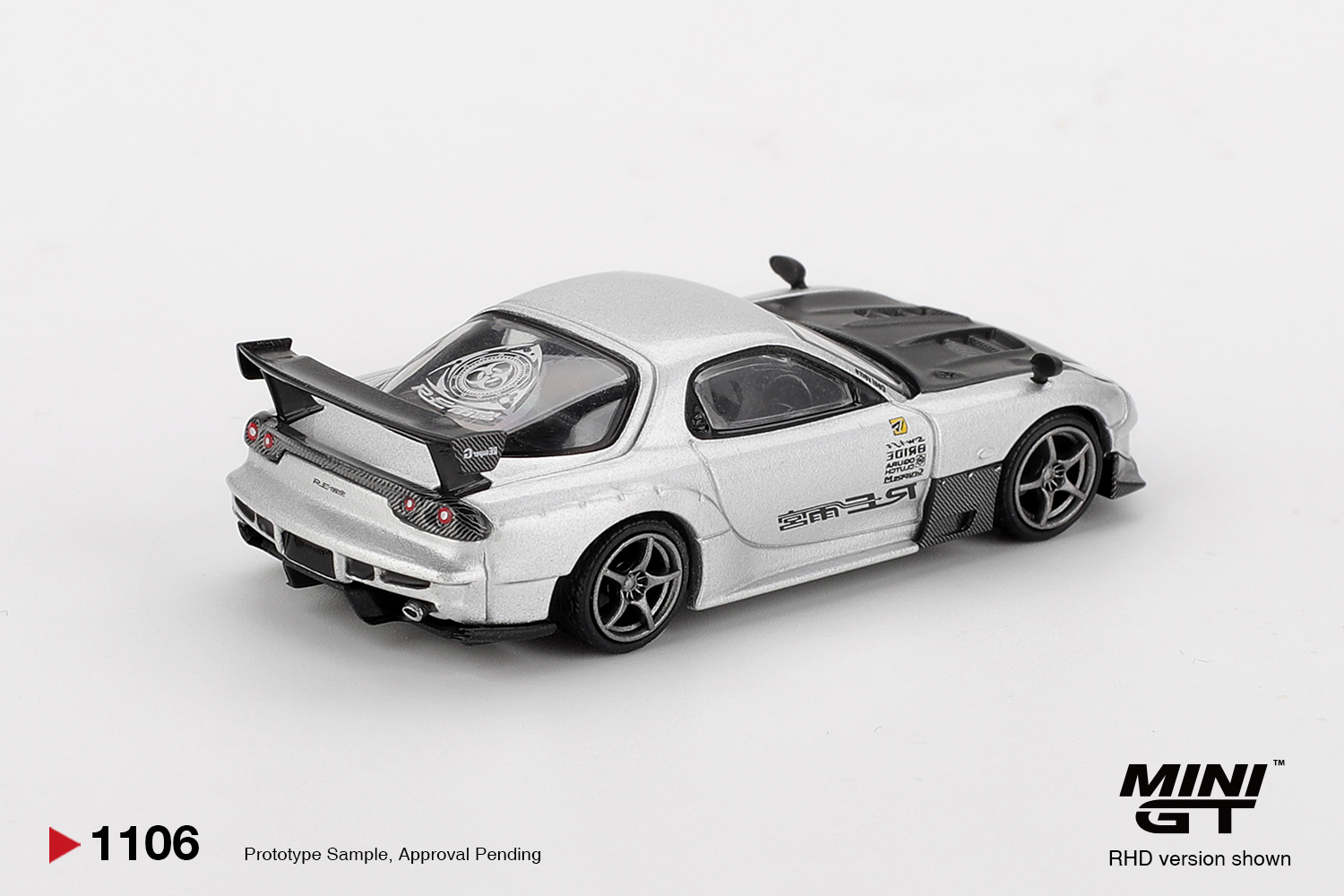 MINI GT #1106 — Mazda RX-7 RE-Amemiya Silver Metallic - Image 4