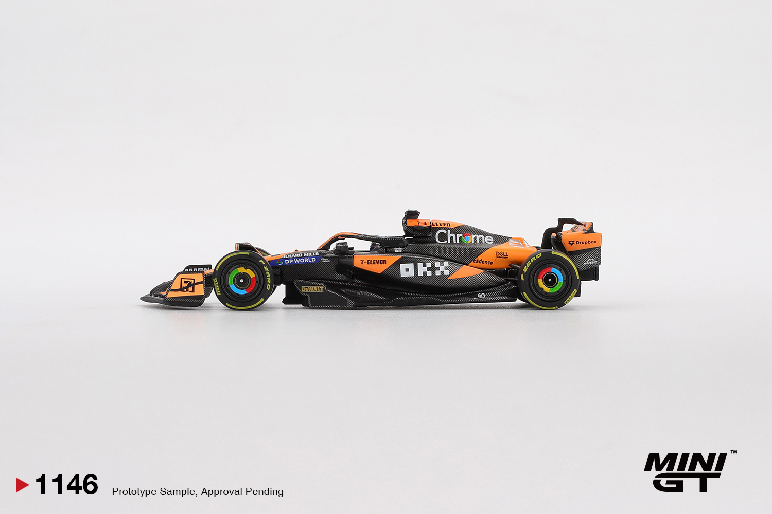 MINI GT #1146 — McLaren MCL38 #81 Oscar Piastri 2024 F1 2024 Hungarian GP Winner - Image 4