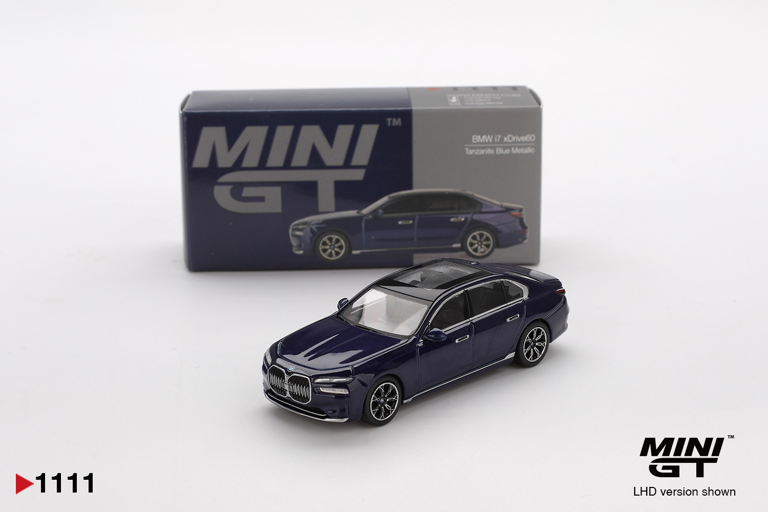 MINI GT #1111 — BMW i7 xDrive60 Tanzanite Blue Metallic