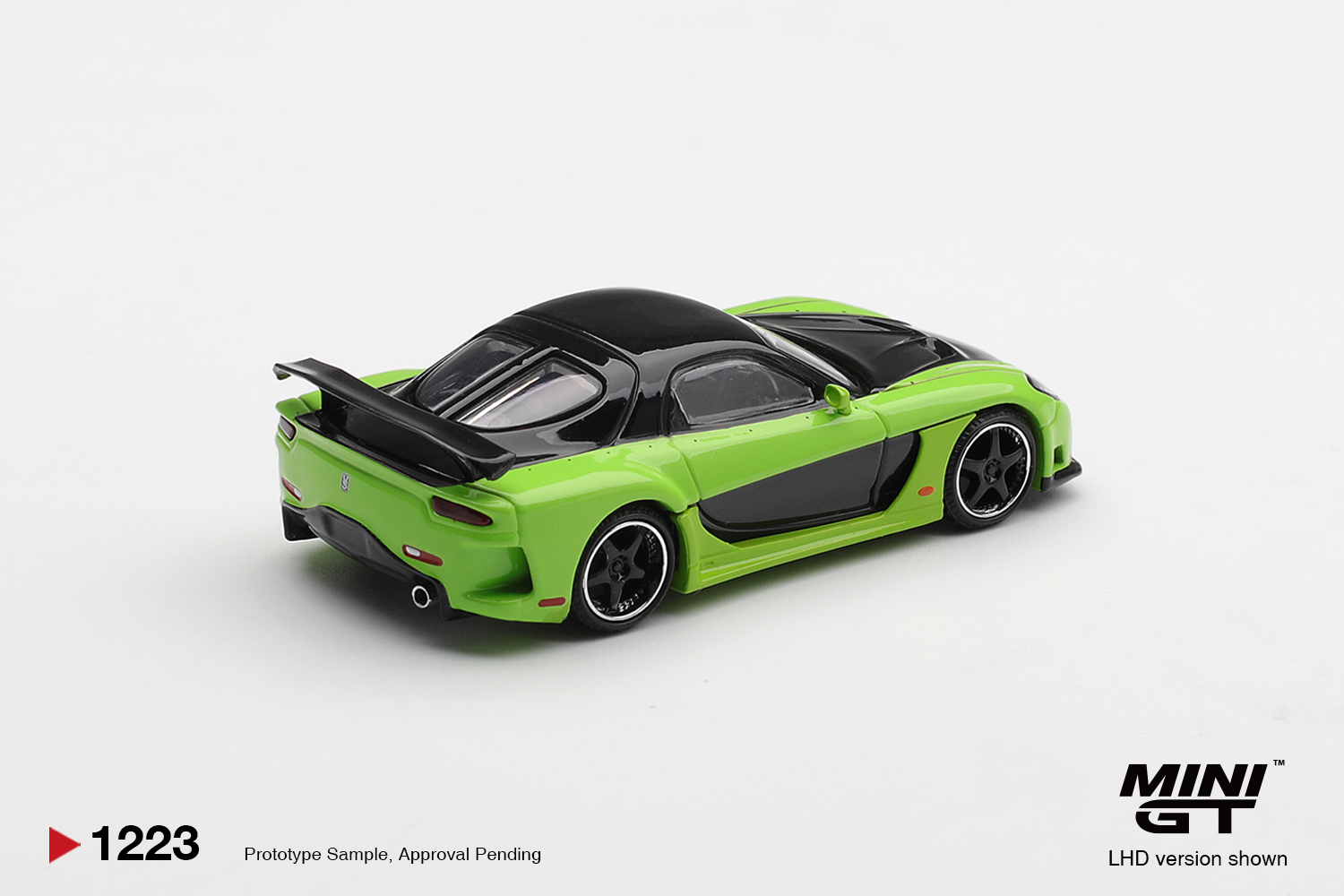 MINI GT #1223 — Mazda RX-7 VeilSide Fortune7 Green - Image 3