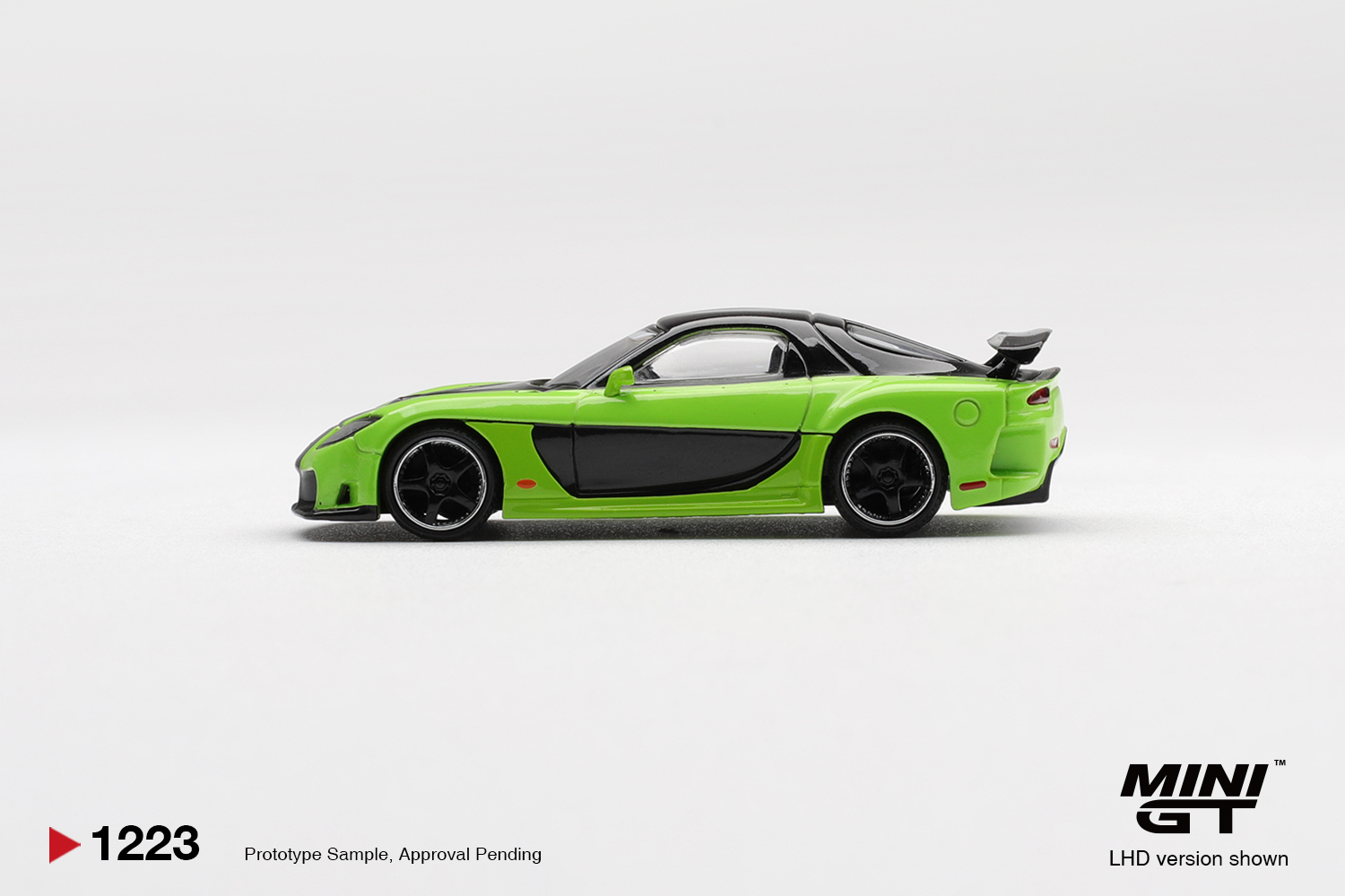 MINI GT #1223 — Mazda RX-7 VeilSide Fortune7 Green - Image 4