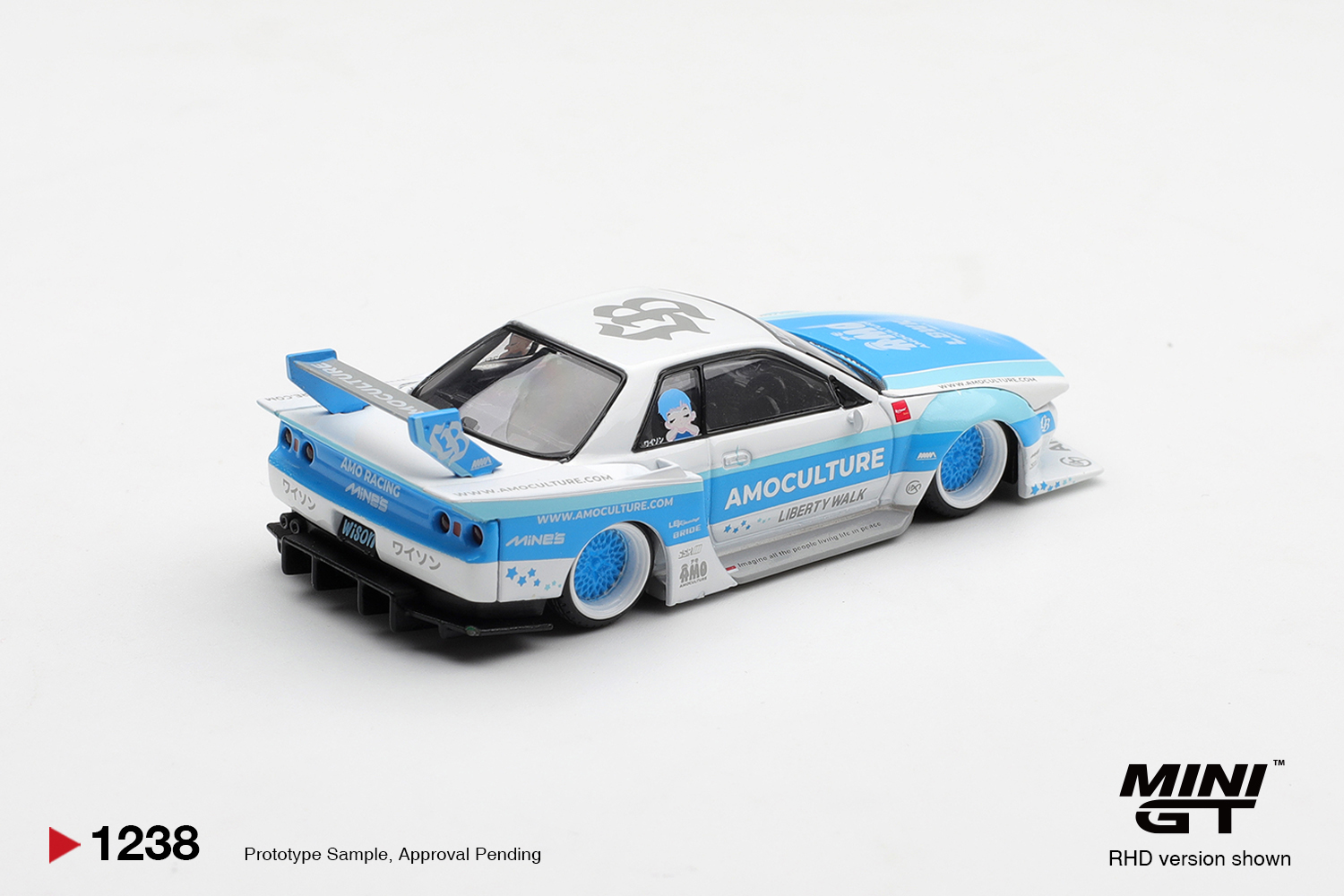MINI GT #1238 — Nissan Skyline GT-R (R32) LBWK Kaido Works AMOCULTURE - Image 3