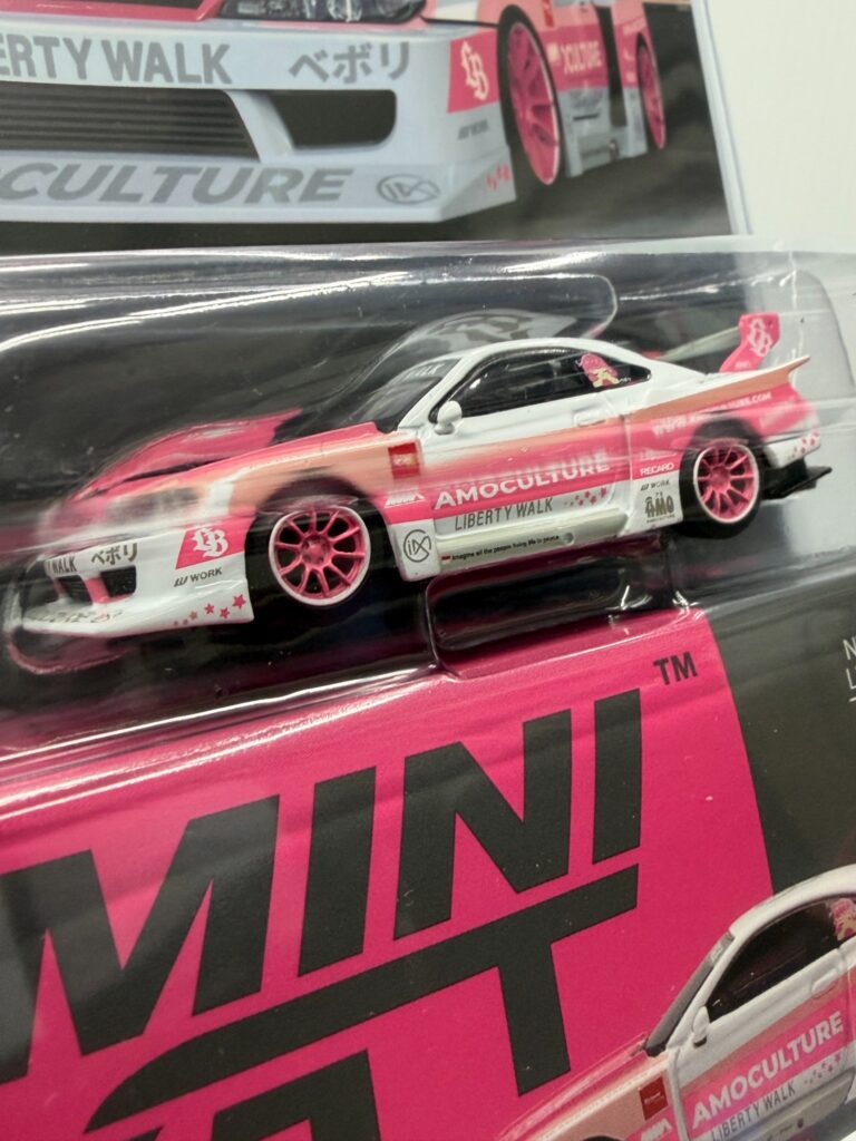 Mini GT #1239 Nissan Silvia (S15) LB-Super Silhouette AMOCULTURE 1:64 Blister